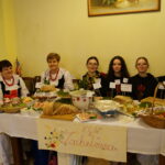 Uczestniczki XVI Powiatowego Konkursu Potraw i Palm Wielkanocnych