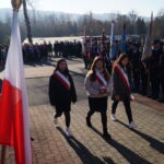 Złożenie wieńców, kwiatów i zniczy pod pomnikiem upamiętniającym Poległych za Ojczyznę w latach 1914-1920