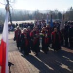 Złożenie wieńców, kwiatów i zniczy pod pomnikiem upamiętniającym Poległych za Ojczyznę w latach 1914-1920