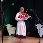 NAGRODY DLA DZIECI I MŁODZIEŻY Z ZESPOŁU REGIONALNEGO BUDZOWSKIE KLISZCZAKI NA POWIATOWYM KONKURSIE GAWĘDZIARZY, ŚPIEWAKÓW I INSTRUMENTALISTÓW LUDOWYCH PODBABIOGÓRSKIE POSIADY