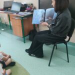 CAŁA POLSKA CZYTA DZIECIOM- SPOTKANIE CZYTELNICZE BIBLIOTEKI PUBLICZNEJ W PALCZY Z PRZEDSZKOLAKAMI Z ZSP W PALCZY