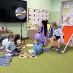 CAŁA POLSKA CZYTA DZIECIOM - AKCJA CZYTELNICZA BIBLIOTEKI PUBLICZNEJ W BACZYNIE DLA PRZEDSZKOLAKÓW Z ZSP W BACZYNIE