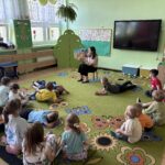 CAŁA POLSKA CZYTA DZIECIOM - AKCJA CZYTELNICZA BIBLIOTEKI PUBLICZNEJ W BACZYNIE DLA PRZEDSZKOLAKÓW Z ZSP W BACZYNIE