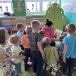 CAŁA POLSKA CZYTA DZIECIOM - AKCJA CZYTELNICZA BIBLIOTEKI PUBLICZNEJ W BACZYNIE DLA PRZEDSZKOLAKÓW Z ZSP W BACZYNIE