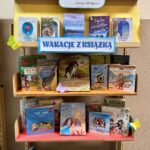 WAKACJE Z KSIĄŻKĄ – ZAPRASZAMY DO BIBLIOTEK