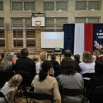 Wspólne śpiewanie Pieśni Patriotycznych