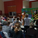 Spektakl teatralny pt. Na misiowych urodzinach – najważniejsza jest rodzina