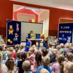 Dzień Postaci z bajek w Gminnej Bibliotece Publicznej w Budzowie