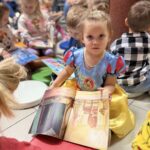 Dzień Postaci z bajek w Gminnej Bibliotece Publicznej w Budzowie