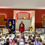Dzień Postaci z bajek w Gminnej Bibliotece Publicznej w Budzowie