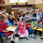 W królestwie bajek - wizyta przedszkolaków w Gminnej Bibliotece Publicznej w Budzowie
