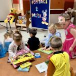 W królestwie bajek - wizyta przedszkolaków w Gminnej Bibliotece Publicznej w Budzowie