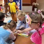 W królestwie bajek - wizyta przedszkolaków w Gminnej Bibliotece Publicznej w Budzowie