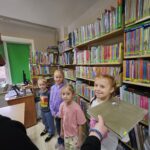 2) PASOWANIE NA CZYTELNIKA UCZNIÓW I KLASY I KONKURS ZAGADEK