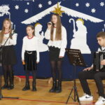 Występ uczestników Gminnego Przeglądu Kolęd i Pastorałek