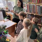 Lekcja biblioteczna i pasowanie na czytelnika w Bibliotece Publicznej w Baczynie