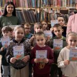 Lekcja biblioteczna i pasowanie na czytelnika w Bibliotece Publicznej w Baczynie