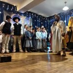 W sobotę, 10 stycznia 2026 r., na sali widowiskowej w Jachówce odbyły się wyjątkowe Jasełka w wykonaniu zespołu regionalnego 