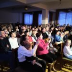 W sobotę, 10 stycznia 2026 r., na sali widowiskowej w Jachówce odbyły się wyjątkowe Jasełka w wykonaniu zespołu regionalnego 