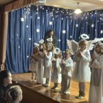 W sobotę, 10 stycznia 2026 r., na sali widowiskowej w Jachówce odbyły się wyjątkowe Jasełka w wykonaniu zespołu regionalnego 