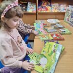 Lekcja biblioteczna w Gminnej Bibliotece Publicznej w Budzowie