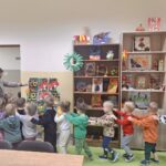 Lekcja biblioteczna w Gminnej Bibliotece Publicznej w Budzowie