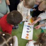 Z tej okazji Międzynarodowego Dnia Książek i Praw Autorskich, w tym roku Pani bibliotekarz z Gminnej Biblioteki Publicznej odwiedził najmłodszych czytelników z Gminnego Żłobka Bajkowy Zakątek
