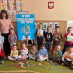 Spotkanie czytelnicze bibliotekarza z Biblioteki Publicznej w Bieńkówce z przedszkolakami z Przedszkola w Bieńkówce