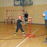 Zawody strażackie - uczestnik pokonujący na torze