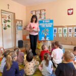 Spotkanie czytelnicze bibliotekarza z Biblioteki Publicznej w Bieńkówce z przedszkolakami z Przedszkola w Bieńkówce