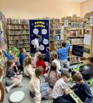 LEKCJA BIBLIOTECZNA DLA PRZEDSZKOLAKÓW „DROGA KSIĄZKI – OD AUTORA DO CZYRTELNIKA” – BUDZÓW 28-29.04.2026 R.
