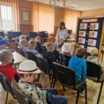 Spotkanie z czytelnikami w bibliotece podczas Tygodnia Bibliotek