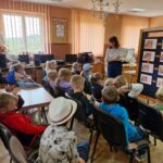 Spotkanie z czytelnikami w bibliotece podczas Tygodnia Bibliotek
