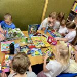 Spotkanie z uczniami k. I Szkoły Podstawowe w Budzowie w Gminnej Bibliotece Publicznej w Budzowie
