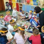 CZYTANIE NA DYWANIE - ZAKOŃCZENIE CAŁOROCZNEJ AKCJI CZYTELNICZEJ DLA PRZEDSZKOLAKÓW
