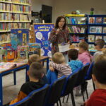 Lekcja biblioteczna dla przedszkolaków z ZSP w Palczy w Bibliotece Publicznej w Palczy