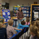 Lekcja biblioteczna dla przedszkolaków z ZSP w Palczy w Bibliotece Publicznej w Palczy
