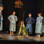 NAGRODY DLA DZIECI Z ZESPOŁU REGIONALNEGO BUDZOWSKIE KLISZCZAKI NA POWIATOWYM KONKURSIE GAWĘDZIARZY, ŚPIEWAKÓW I INSTRUMENTALISTÓW LUDOWYCH PODBABIOGÓRSKIE POSIADY W ZAWOI