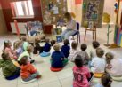 LEKCJA BIBLIOTECZNA W KRAINIE MUMINKÓW Z GRUPĄ „ŻABKI” Z PRZEDSZKOLA SAMORZĄDOWEGO W BUDZOWIE, BUDZÓW – 16 CZERWCA 2026 R.