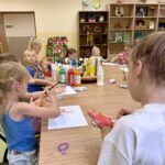 PIKNIK KREATYNY NA ZAKOŃCZENIE WARSZTATÓW PLASTYCZNYCH W ROKU SZKOLNYM 2025/2026